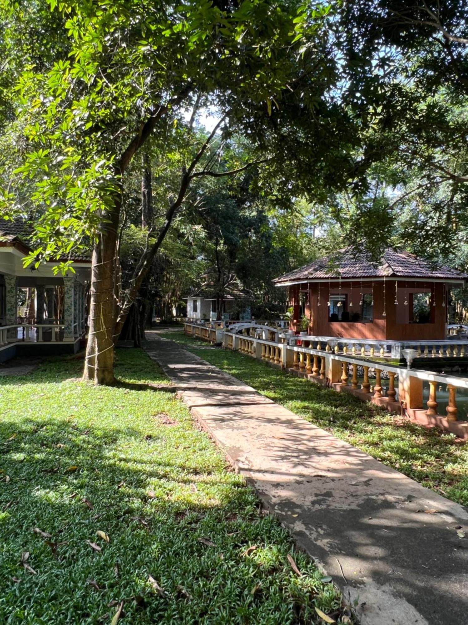 Surya Eco And Wedding Resort Thrissur Exterior foto